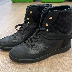 Women’s LV sneakers black